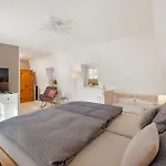 Casa de Férias Haus Mit 110qm Und Garten 150m Zum Wasser