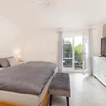 Haus Mit 110qm Und Garten 150m Zum Wasser Casa de Férias Stralsund