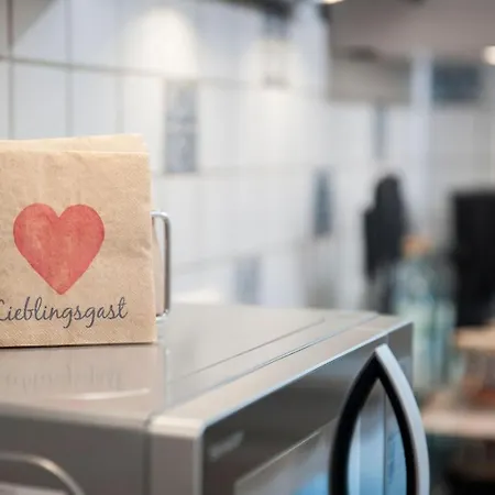 Haus Mit 110qm Und Garten 150m Zum Wasser * 施特拉尔松德