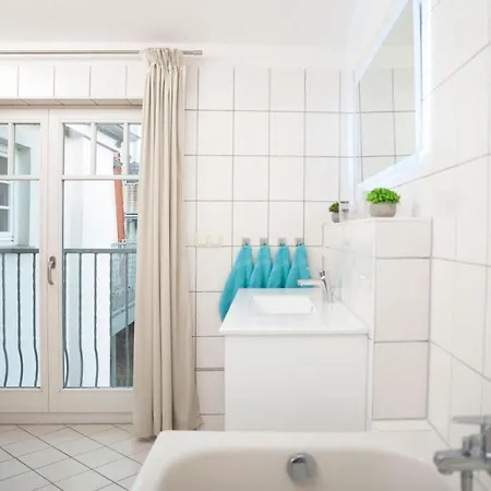 Haus Mit 110qm Und Garten 150m Zum Wasser シュトラールズント