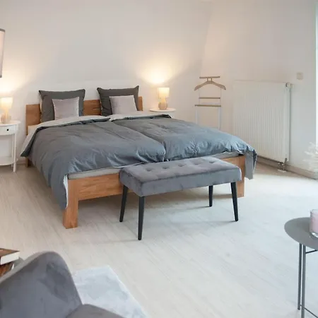 Holiday home Haus Mit 110qm Und Garten 150m Zum Wasser Stralsund