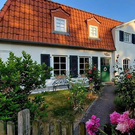 Holiday home Haus Mit 110qm Und Garten 150m Zum Wasser