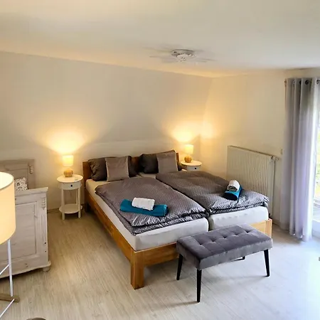 Haus Mit 110qm Und Garten 150m Zum Wasser Holiday home Stralsund
