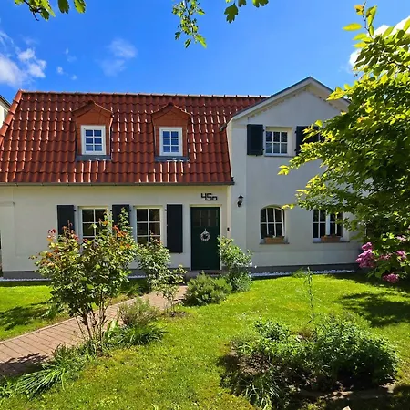 Haus Mit 110qm Und Garten 150m Zum Wasser 度假居 施特拉尔松德