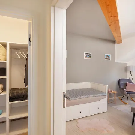 Haus Mit 110qm Und Garten 150m Zum Wasser 施特拉尔松德