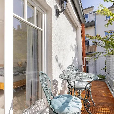 Haus Mit 110qm Und Garten 150m Zum Wasser 施特拉尔松德