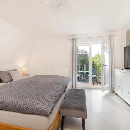 Haus Mit 110qm Und Garten 150m Zum Wasser 度假居 施特拉尔松德