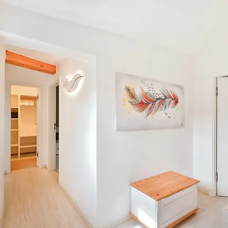 度假居 Haus Mit 110qm Und Garten 150m Zum Wasser 施特拉尔松德